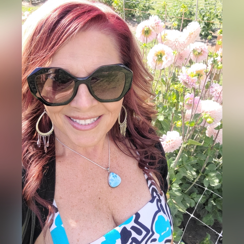 Meet your Posher, Sheila